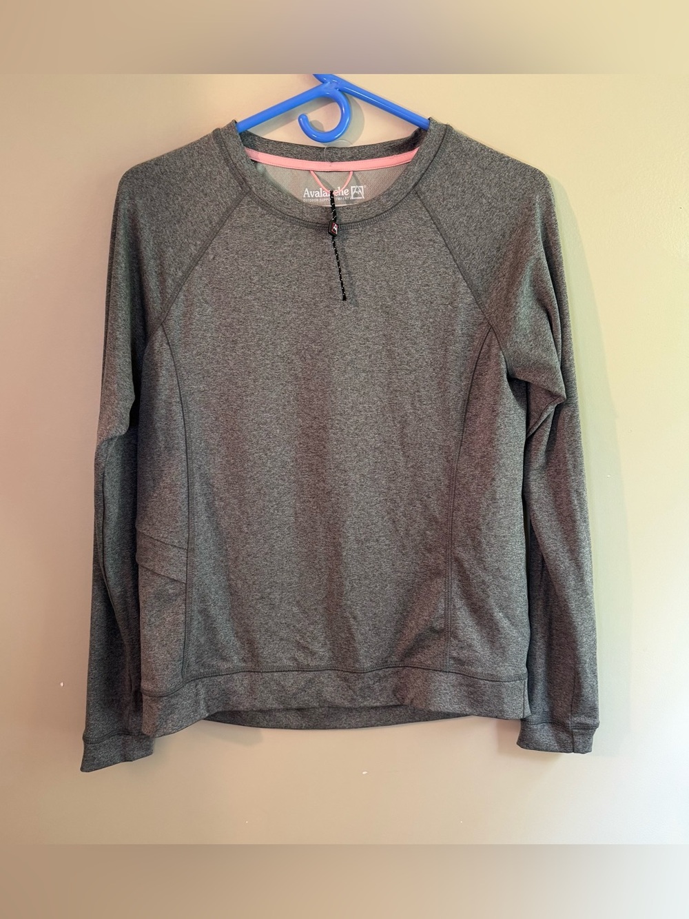 Avalanche Women's Dark Heather Gray Long Sleeve Crewneck